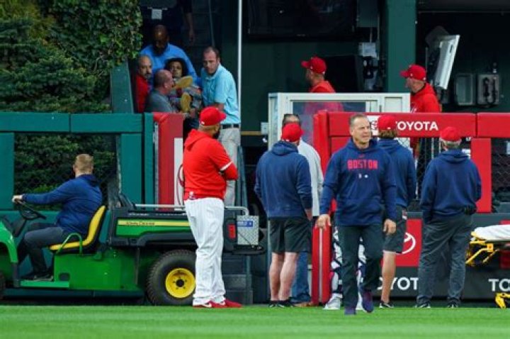 Fan stretchered off after bullpen fall at Red Sox-Phillies
