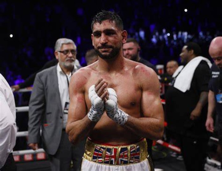 Former boxing champ Amir Khan in middle of messy sexting scandal