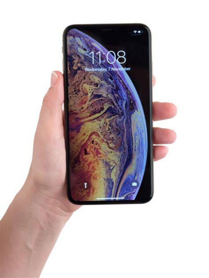 Fun iPhone trick can liven up your lock screen by making any video your wallpaper