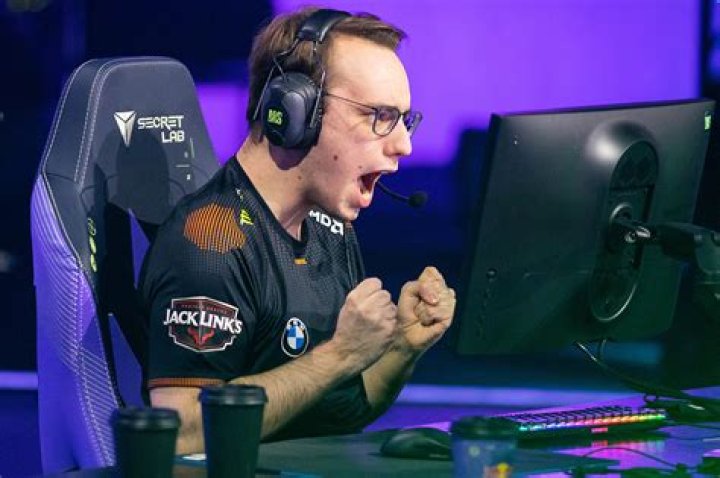 Gamers may burn over 200 calories in one hour of play: study