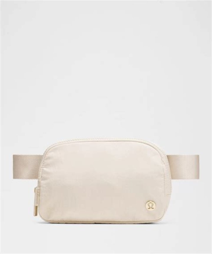 Get the lululemon Everywhere Belt Bag while it's back in stock