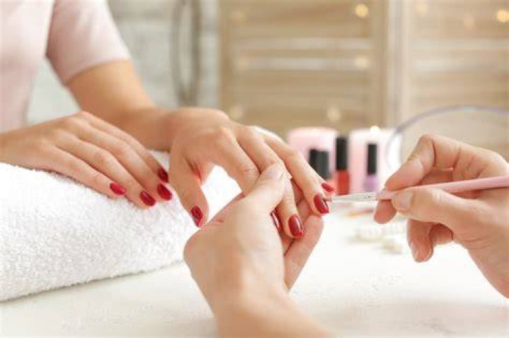 Getting a manicure has surprising health benefit: new study