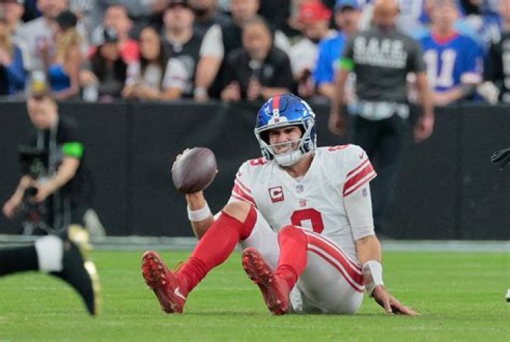 Giants must consider drafting QB after latest Daniel Jones injury