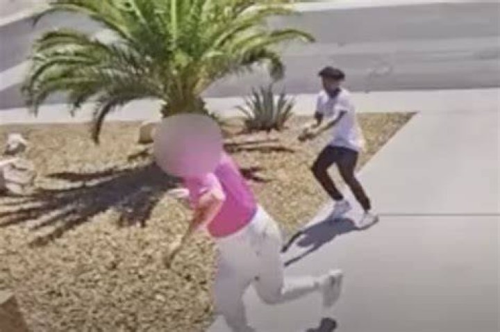 Handcuffed teen flees Florida cops as spring breakers cheer