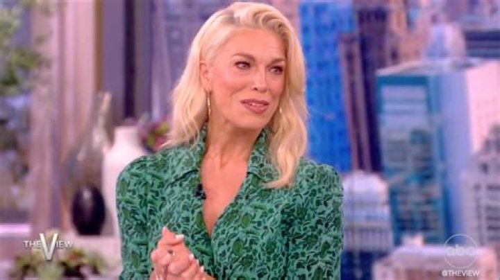 Hannah Waddingham praises Jason Sudeikis for not being intimidated by her height