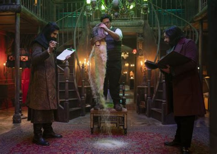 Harvey Guillen returns as wannabe vampire in 'What We Do in the Shadows'