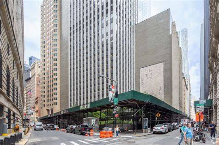 Health-club chain Fitness International signs lease in FiDi