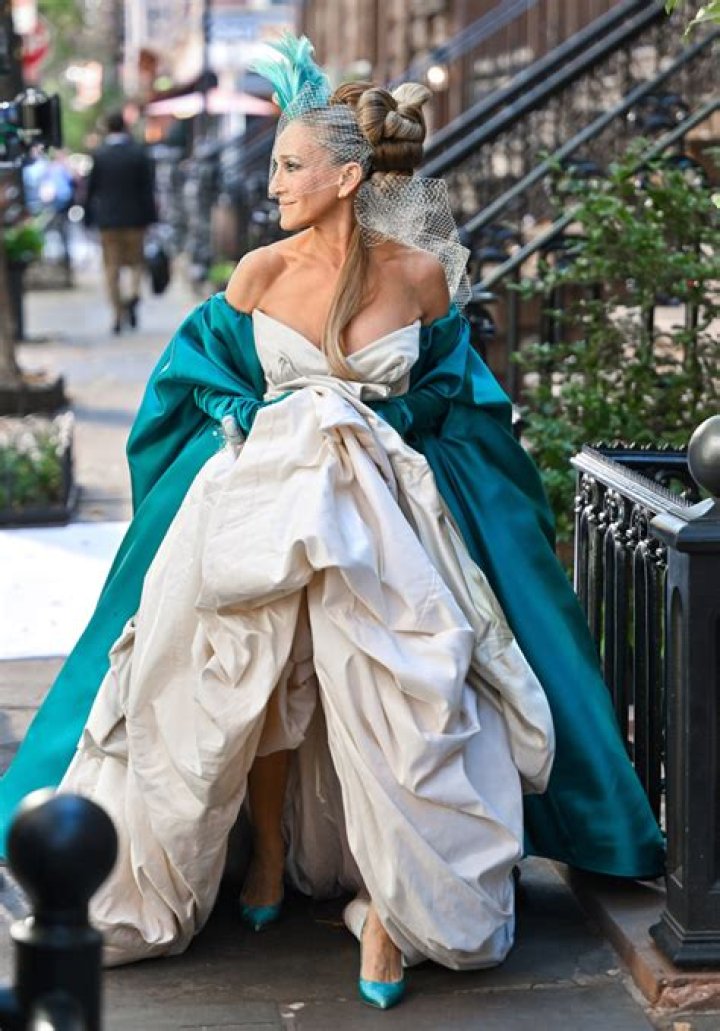 Here's how long Sarah Jessica Parker takes to prepare for Met Gala