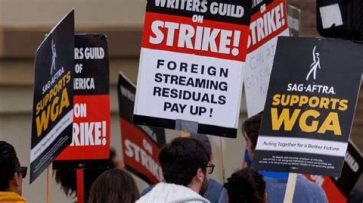 Hollywood actors extend contract talks, temporarily averting strike