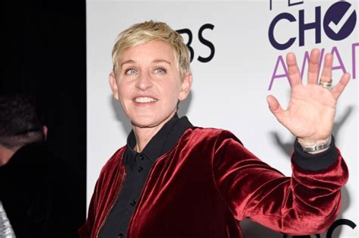 How star earned $380M net worth