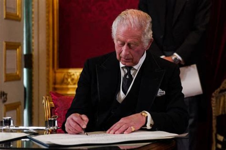 I’m a doctor — this is why King Charles has ‘sausage fingers’