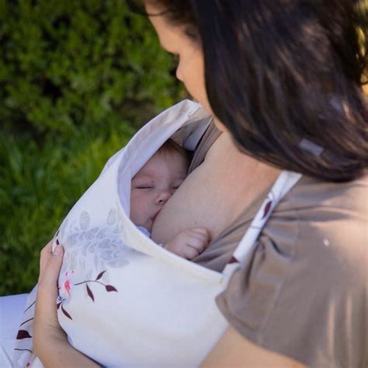 I refuse to cover up while breastfeeding