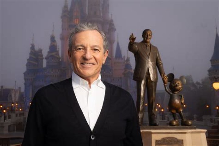 Insiders are skeptical about Disney CEO Bob Iger's chances to sell ABC