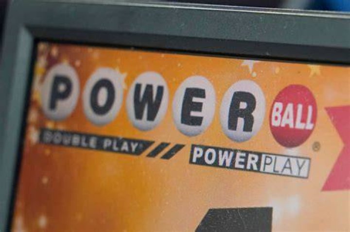 Iowa Lottery posts wrong Powerball numbers, winners get to keep prize