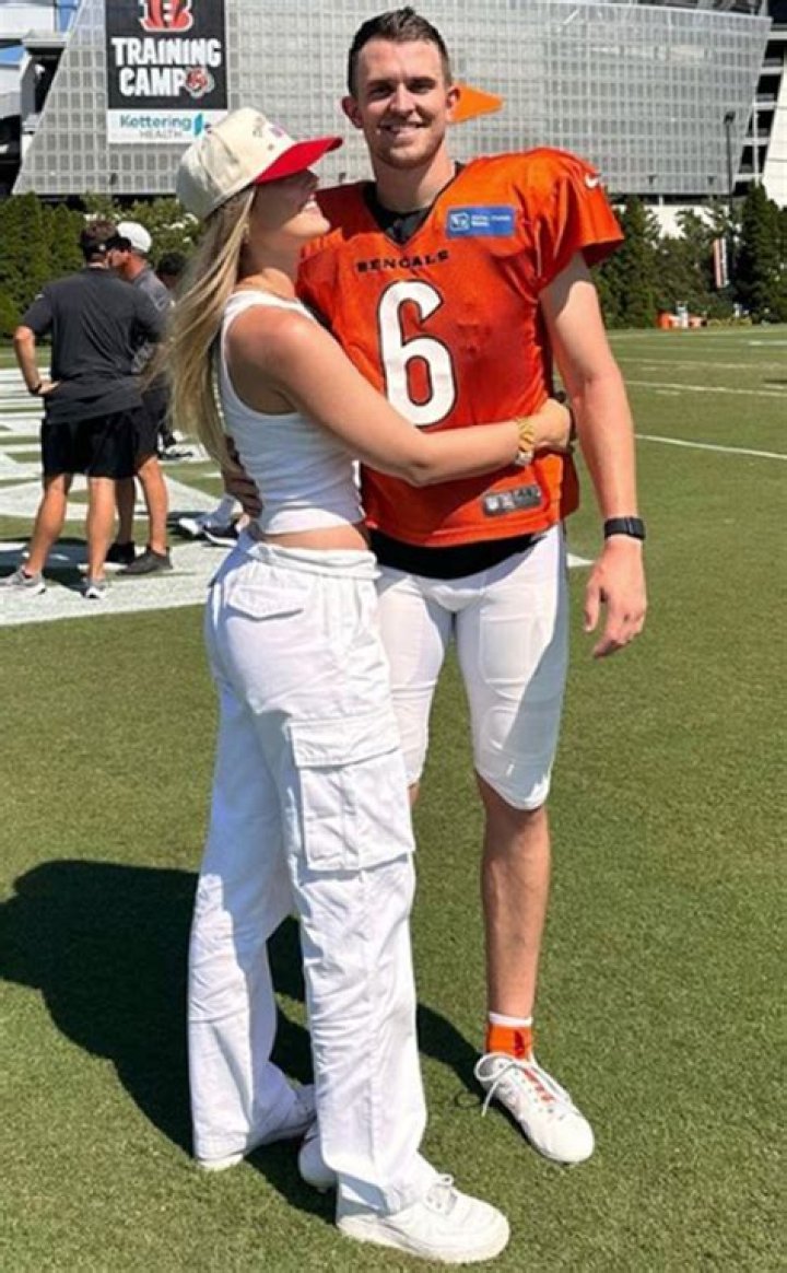 Jake Browning's girlfriend sparks frenzy with Bengals outfit