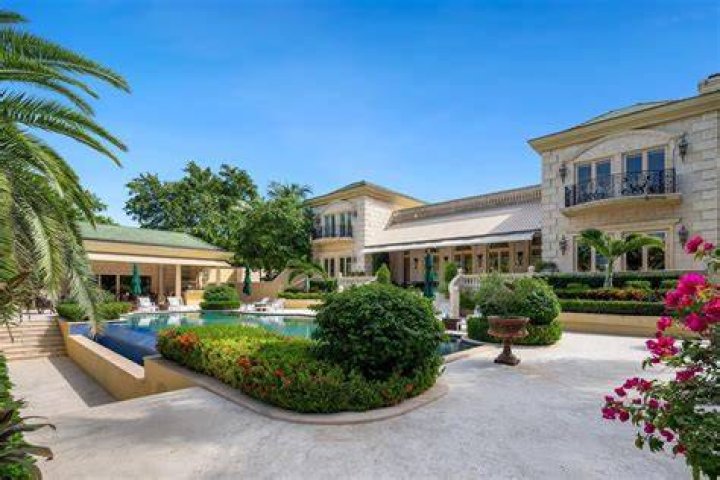 Jeff Bezos' $570M real estate portfolio: See all his homes
