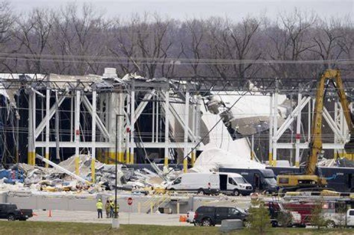 Jeff Bezos responds to Edwardsville Amazon deaths after tornado