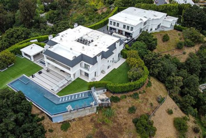 Jennifer Lopez offers peek inside new Beverly Hills mansion