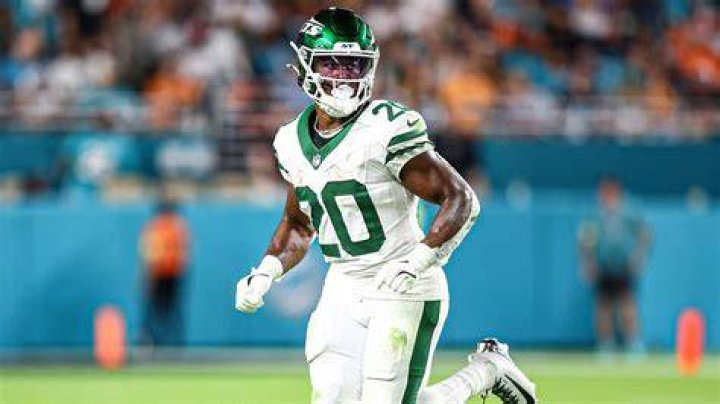 Jets eliminating Breece Hall's 'pitch count', have Dalvin Cook optimism