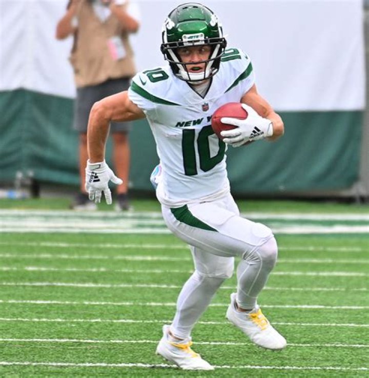 Jets fan-favorite Braxton Berrios to return on two-year deal