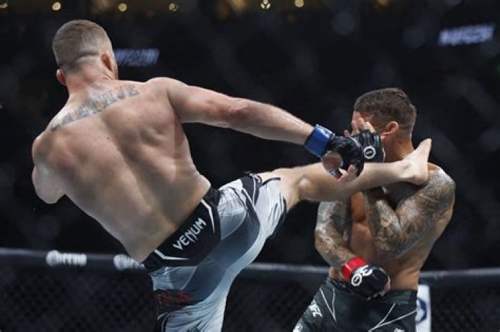 Justin Gaethje KOs Dustin Poirier to win UFC 291 lightweight bout