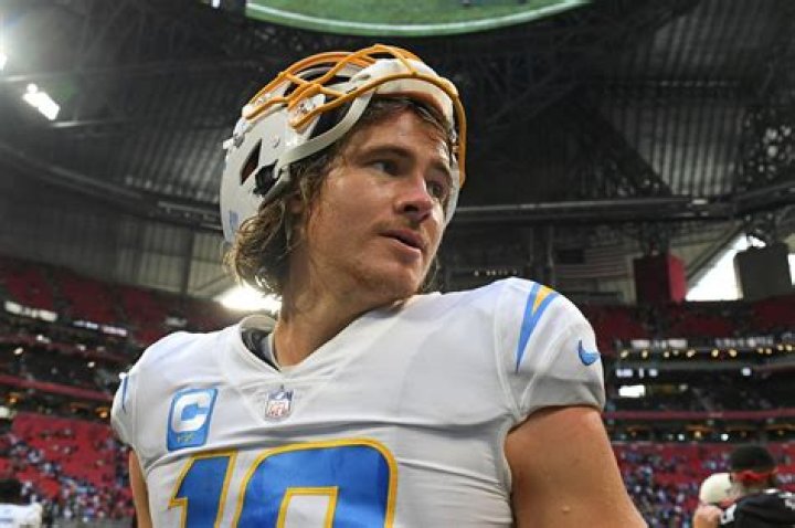 Justin Herbert agrees to five-year, $262.5 million Chargers contract