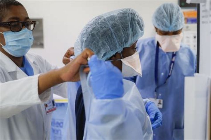 Kathy Hochul scraps NY mask rule in hospitals, nursing homes