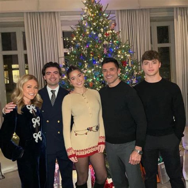 Kelly Ripa says Mark Consuelos gave her gym memberships as Christmas gifts: 'I didn't use it'