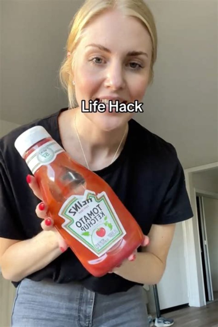 Ketchup bottle hack shows how people are getting every drop