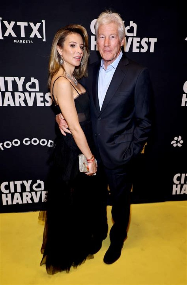 Kevin Costner 'begged' to return to 'Yellowstone' before settling divorce