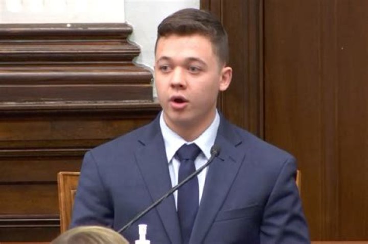 Kyle Rittenhouse sobs on the stand at murder trial