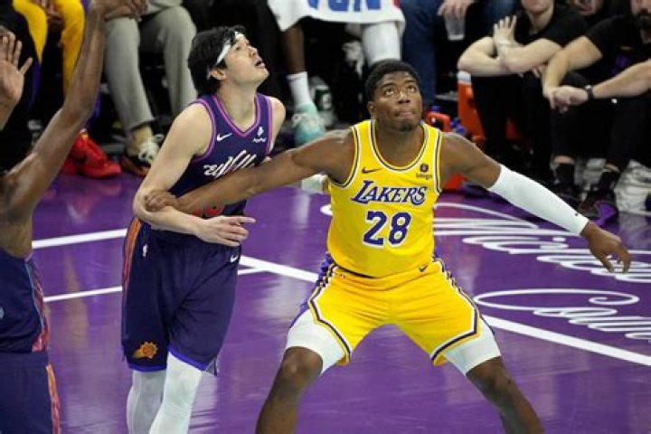 Lakers trade for Wizards' Rui Hachimura in desperate playoff push