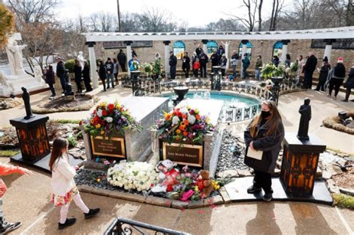 Lisa Marie Presley to share Graceland gravesite with 'beloved' son