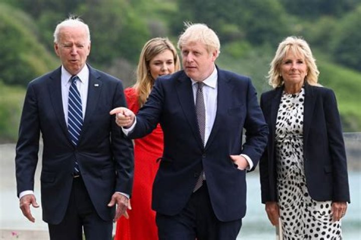 Liz Truss favored to succeed Boris Johnson as UK PM race down to two