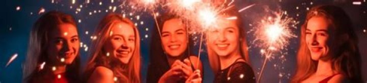Man proposes at packed New Year's Eve party — his girlfriend's response was humiliating
