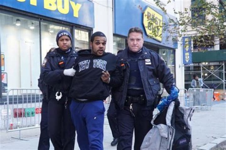 Man tried to steal load of electronics from NYC Best Buy