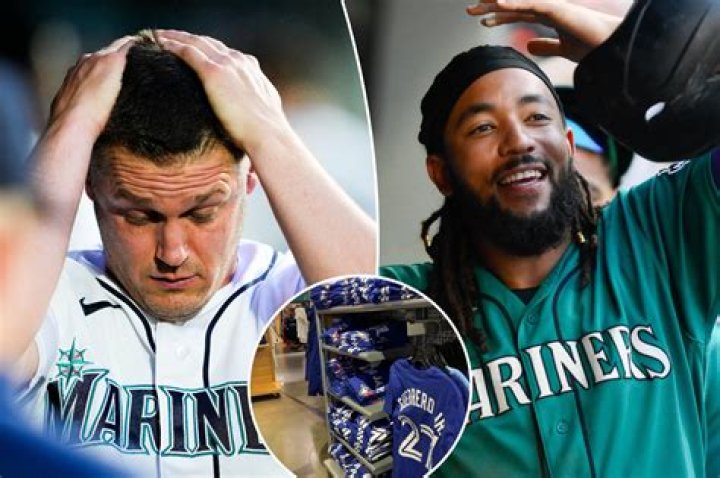 Mariners remove Blue Jays merchandise from Seattle team store