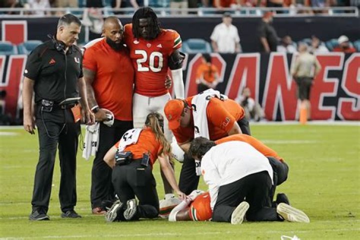 Miami safety Kamren Kinchens carted off field after scary injury