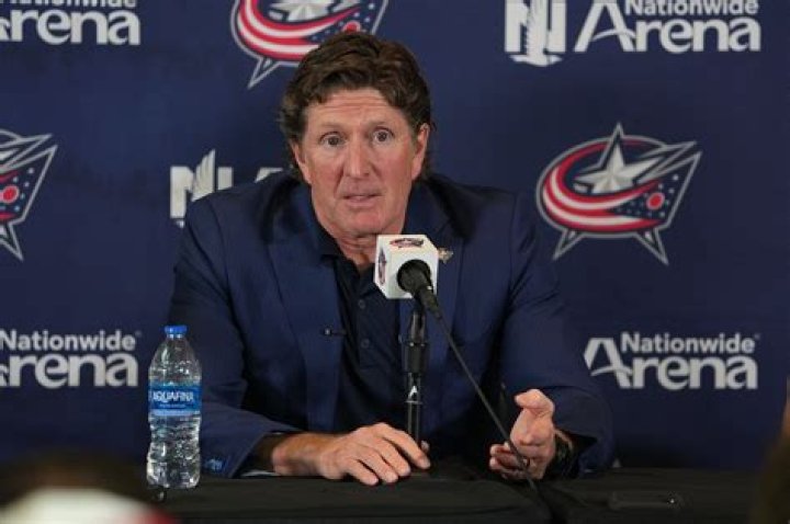 Mike Babcock resigns as Blue Jackets coach after iPhone picture saga