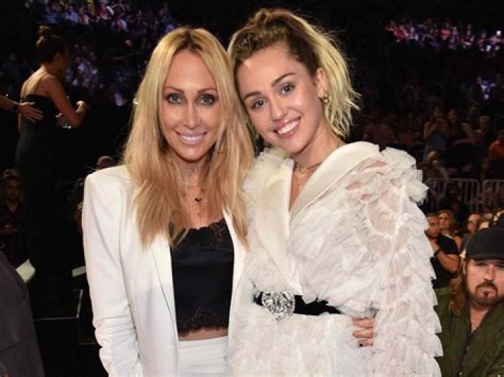 Miley’s kid sis Noah could be the best Cyrus yet