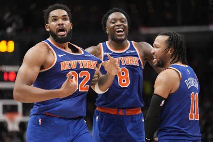 Mitchell Robinson doesn't know 'how to feel' after Knicks' blockbuster trade