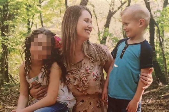 Mom of pre-teen who killed brother stands by her daughter despite attack