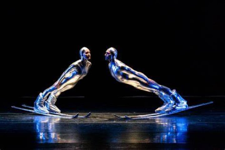 MOMIX DESERT DANCE A DAZZLING OASIS