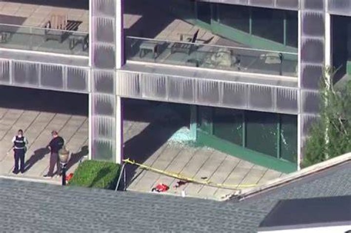 Multiple killed after gunman opens fire in Louisville, Kentucky, bank