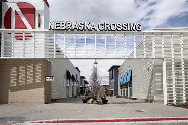 Nebraska mall plans to reopen amid coronavirus pandemic
