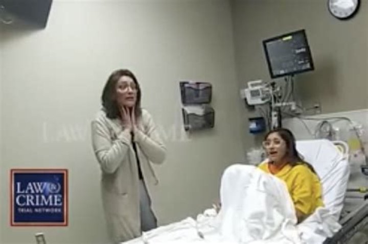 New Mexico mother, 19, admits to tossing newborn into trash