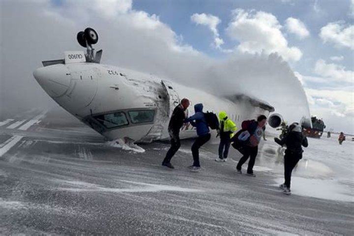 No injuries after small plane crashes at New Jersey airport