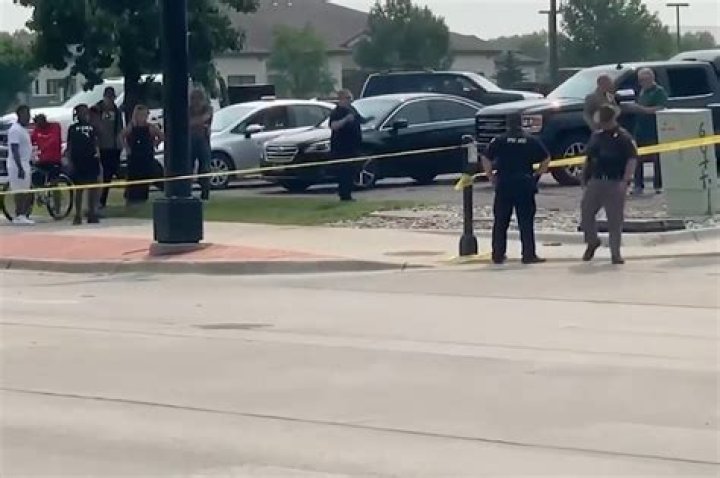 North Dakota police officer killed, 2 cops critical in shooting that left suspect dead