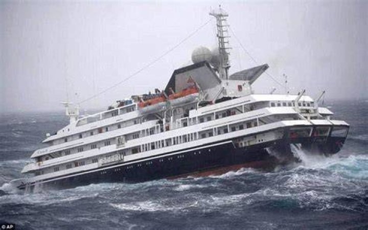 Norwegian cruise ship rocked by massive waves ahead of power outage: videos