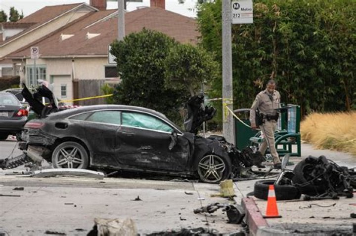 Nurse Nicole Linton 'froze' at wheel before crash: lawyer